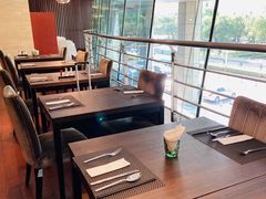 靠窗位-乐咖啡西餐厅(太湖皇冠假日酒店)