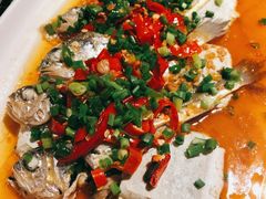 剁椒臭豆腐蒸小黄鱼-老头儿油爆虾·知味杭州(爱琴海购物中心)