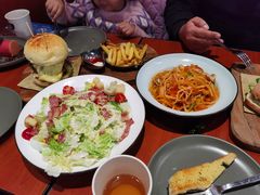 经典凯撒沙拉-魏斯理汉堡(西安沣东吾悦店)