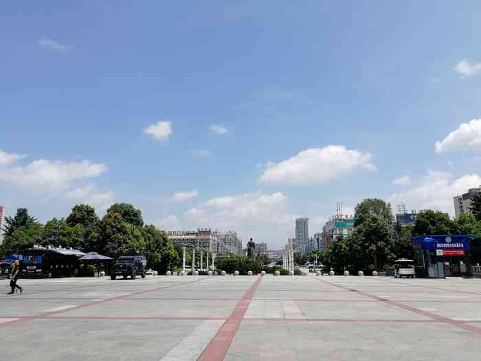 邵阳火车站魏源广场