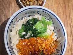 -陇上秦轩西安biangbiang面(朝龙汇店)