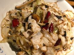 干红薯叶炒包菜-吃饭皇帝大土家民族菜(正大广场店)
