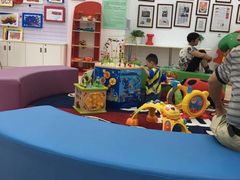 -美吉姆国际儿童发展中心(红谷滩绿地缤纷城中心)