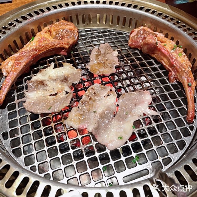 一起来吃肉。
