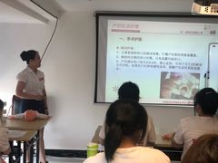 -爱月宝月嫂育儿嫂母婴