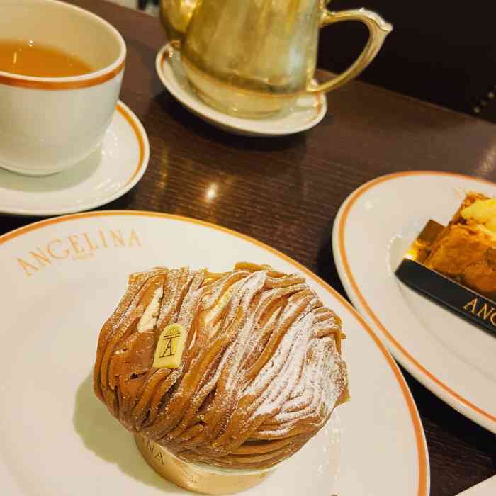 angelina(老佛爷店)-"太喜欢这家店的甜品和热巧克力了!环境舒适.