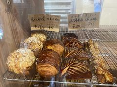 杏仁可颂-沁屋面包店(人民东路店)