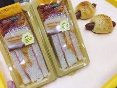 -华荣西饼屋(金禧店)