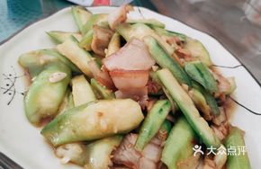 Stir-fried Loofah with Salted Pork