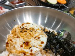 -山野的朋友露营炭火烤肉