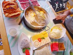 -花田煮鲜牛肉火锅(钟楼众汇店)