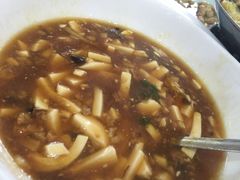 农家大豆腐-新天明砂锅鱼头煲