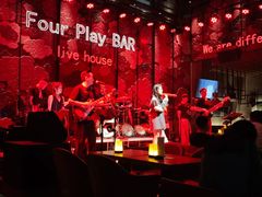 -FOUR PLAY BAR