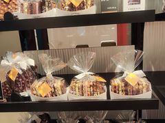 -Laderach 莱德拉(上海环贸iapm店)