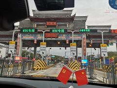 -奔驰上海利星(七宝店)