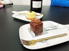 -UNI UNI(环亚凯瑟琳店)