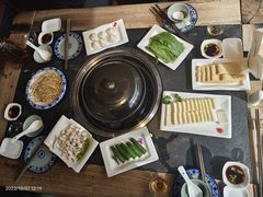 -大匠工房古船木艺术餐厅·猪肚鸡专门店(长白仙岛店)