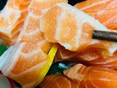 三文鱼腩-尺山寸水日料(马桥满天星店)