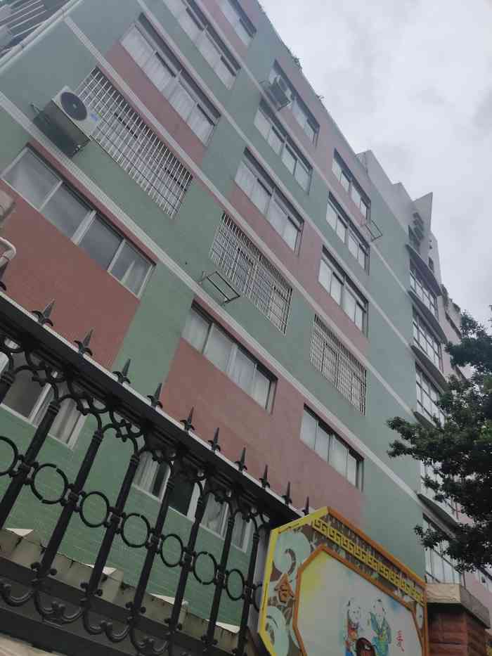 合兴苑小学-"78合兴苑小学78位于芳村的悦成路上,面积.