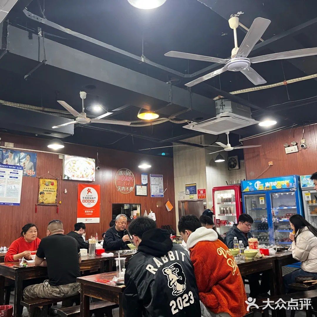 就是喜欢街头美食，老公以为娶了个扁担老婆