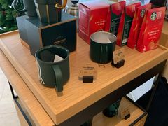 零售区-星巴克臻选(上海淮海百盛购物中心店)