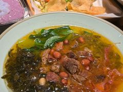 -八月美食小馆(银泰城总店)