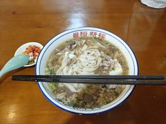 -裕新楼粉面馆·石磨手工粉(四方坪店)