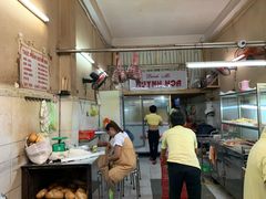 -Bánh Mì Huynh Hoa