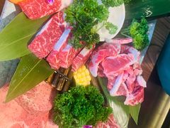 和牛六拼-明洞阿姨·韩式酱蟹烤肉·创意料理(三元桥店)