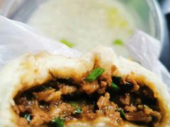 碎肉芽菜包子-韩包子(青石桥店)