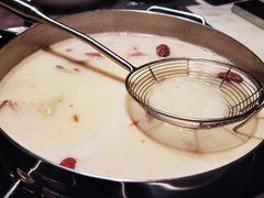 -尚尚仙·酸汤猪手·猪肚鸡火锅(华联万柳购物中心店)