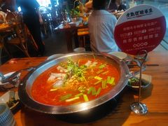 -野山舂·贵州现舂酸汤火锅(鸿通城店)