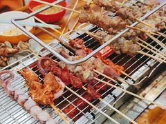 -哈尔滨小酒馆·鲜肉现穿自助烧烤(康新花园店)