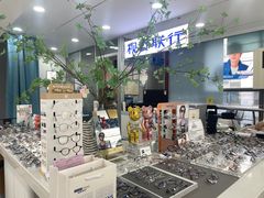 -视野联行眼镜·蔡司·依视路(省体育馆店)