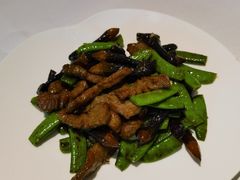 鸡枞菌蜜豆炒牛柳-花城苑广府菜(侨鑫店)