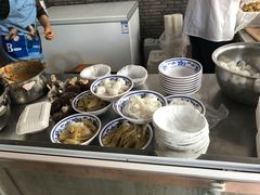 -鸿浩扒猪脚米线