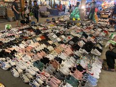 -席娜卡琳火车铁道夜市