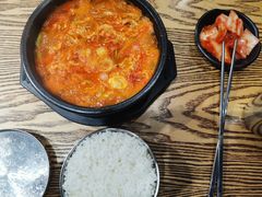 辣牛肉汤-吴草鸡爪오초닭발韩食堂(融恒盈嘉中心店)