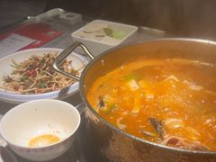 -野山舂·贵州现舂酸汤牛肉(民生路店)