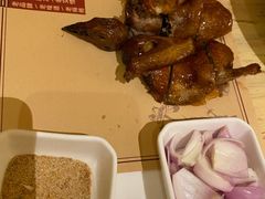 香酥乳鸽（只）-老江南春·中国龙菜(衡山路店)