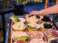 -茅草房·河畔园林火锅