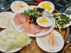 -桥香园云南过桥米线(金马碧鸡店)