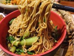 -爆炸头阿姨小四川正宗川味小吃(无任何分店)
