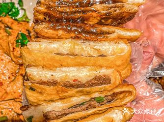 排队也要去吃人均30的跷脚牛肉️