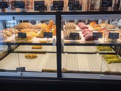 面包甜点陈列柜-街角 T·COFFEE 融合料理·BISTRO(车公庙店)