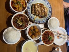 -炉小二铜锅牛蛙•川湘菜(三里屯店)