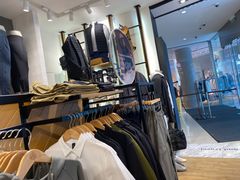 -lululemon(上海浦东IFC店)