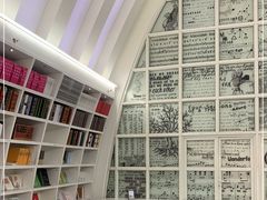 -钟书阁(松江泰晤士小镇店)