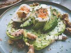 牛油果煮蛋吐司-RAC BAR(安福路店)