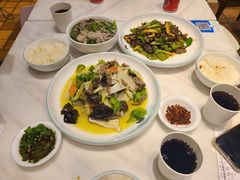 -犇逸·乐山跷脚牛肉·四川现炒(览海店)